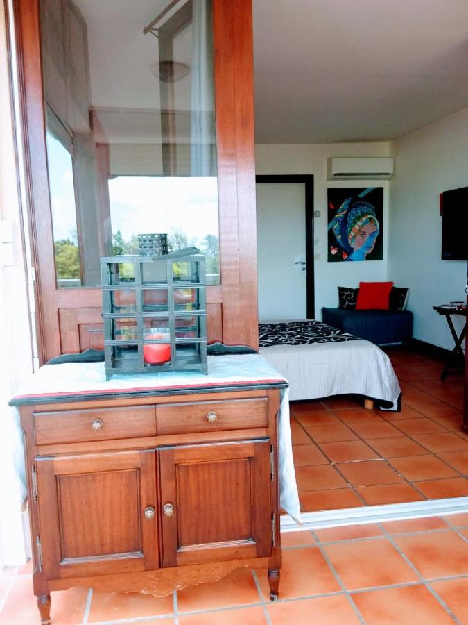 סן-פרנסואה Studio Vue Mer Haut De Villa Anse Des Rochers מראה חיצוני תמונה
